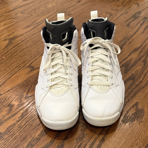 Jordan MVP White and Black Sneakers Size 9.5 - Picture 6 of 16